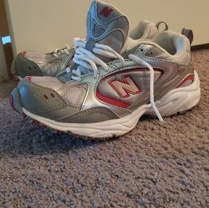 Athletic shoes